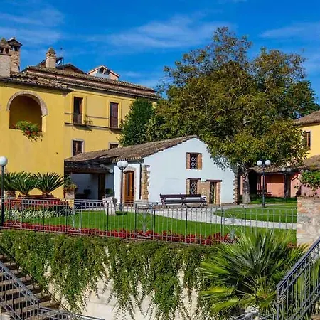 Hotell Corte Dei Tini